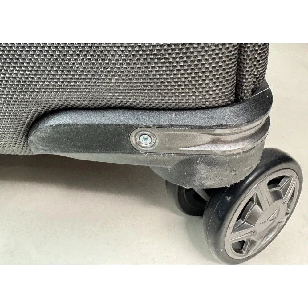 Travelpro Platinum Elite Medium Spinner Expandable Suitcase Luggage